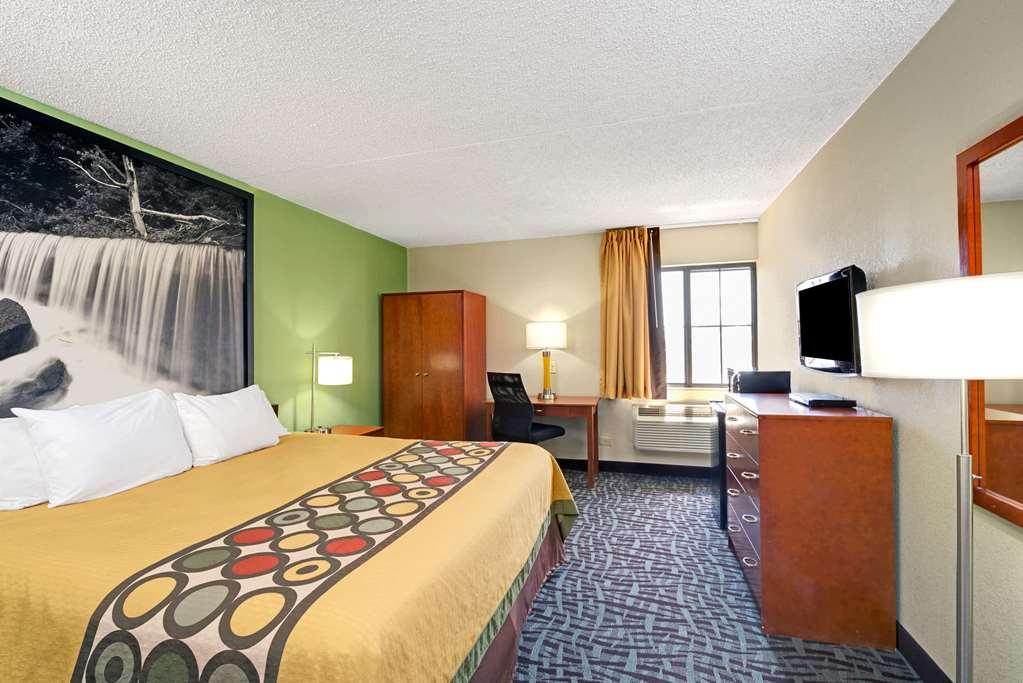 Spark By Hilton Wichita East Room photo
