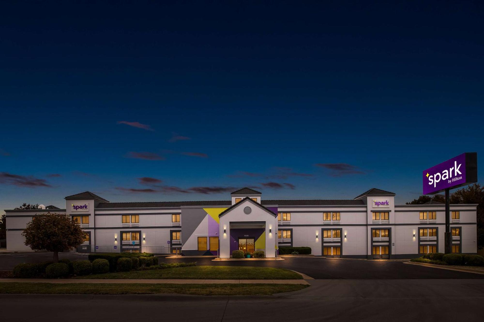 Spark By Hilton Wichita East Exterior photo